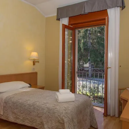 Del Hotel 3*