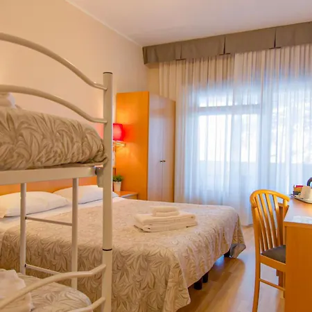 Del Hotel 3*