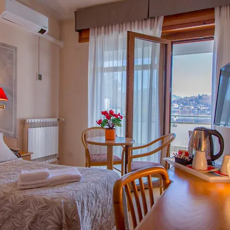 Hotel Del 3*
