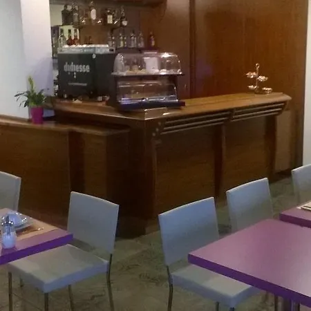 Del Hotel 3*