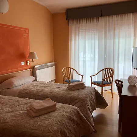 Del Hotel 3*