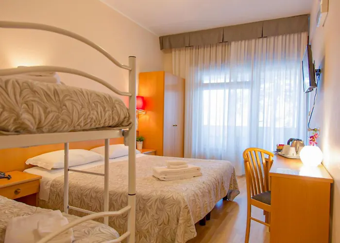 Del Hotel 3*