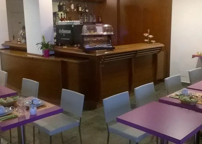 Del Hotel 3*
