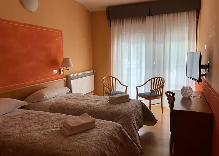 Del Hotel 3*